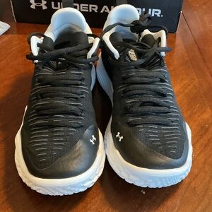 Under Armour W Flow Ace Low volleyball shoes